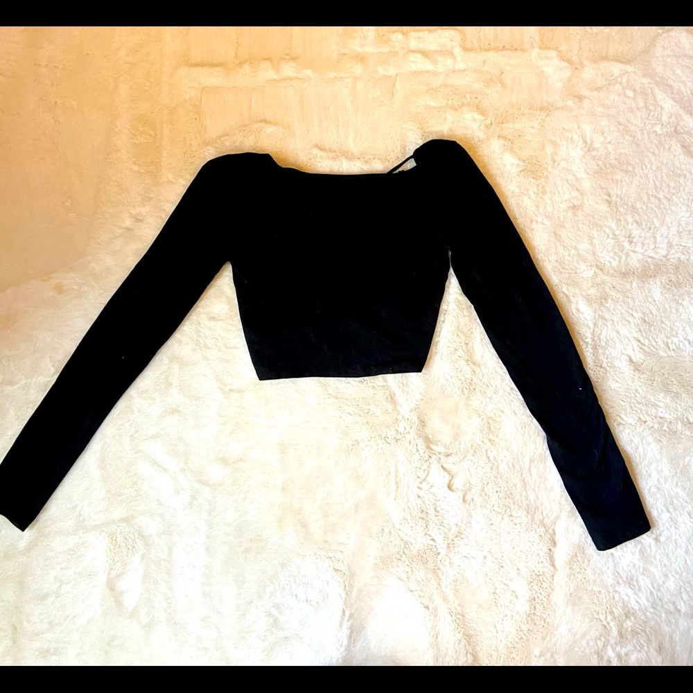 Urban Outfitters Cropped Long Sleeve Tee - XS